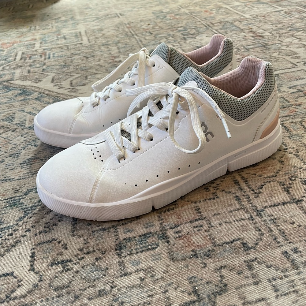 On Roger Advantage great condition womens size 9.5